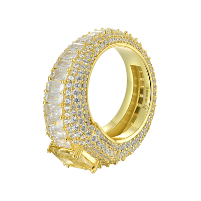 Individueller Ring im Smaragdschliff