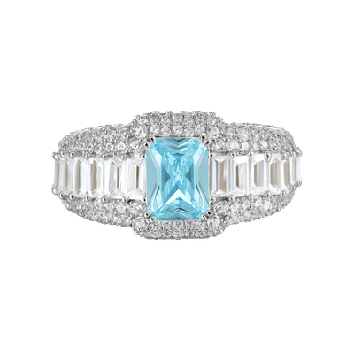 Individueller Ring im Smaragdschliff