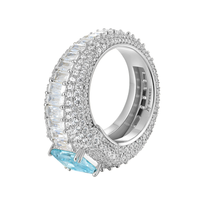 Individueller Ring im Smaragdschliff