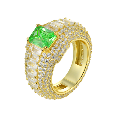Individueller Ring im Smaragdschliff